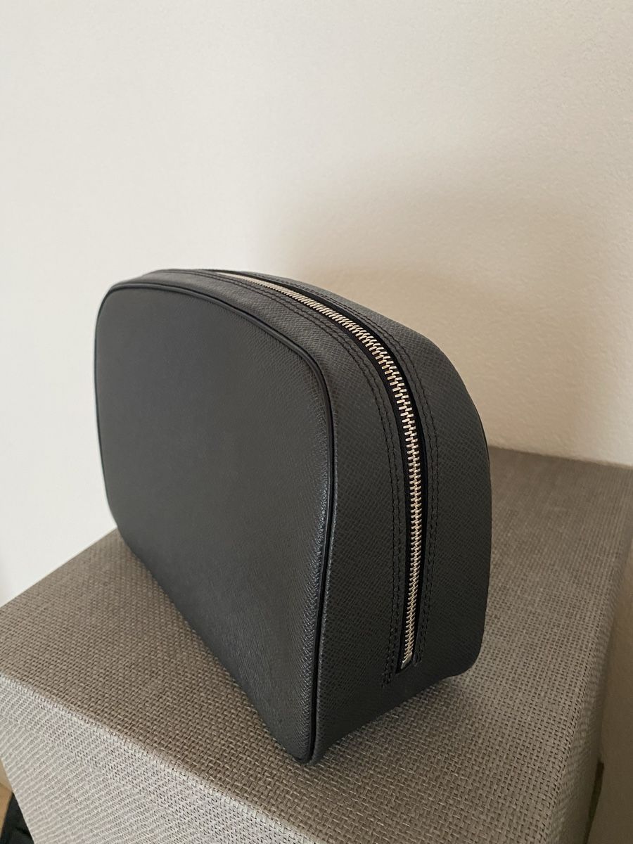 Louis Vuitton Taschen für Damen: Schwarze Louis Vuitton Tasche – Neu (gemäss Beschreibung) aus Winterthur von  5