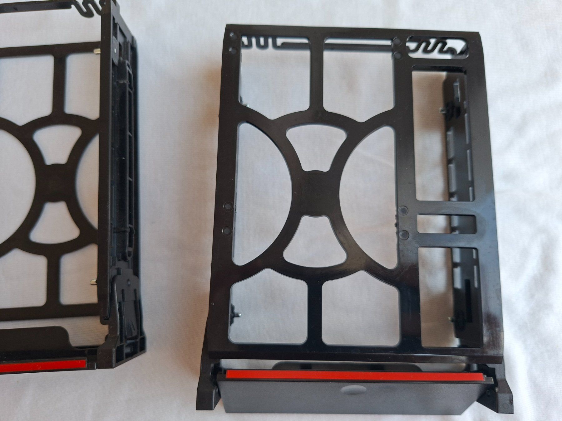 Lenovo Componenti elettronici: ThinkStation 3,5" Front Flex Bay HDD Caddy Einbaurahmen – Usato da Meggen venduto da Nicas_IT_Service 2