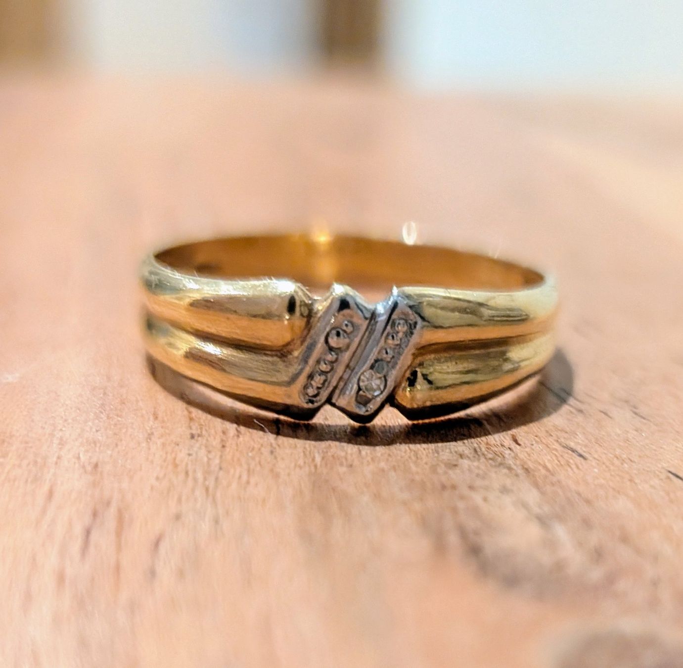 Anelli: Goldring 18K mit Diamanten 0.05 – Usato da St. Gallen venduto da geekola