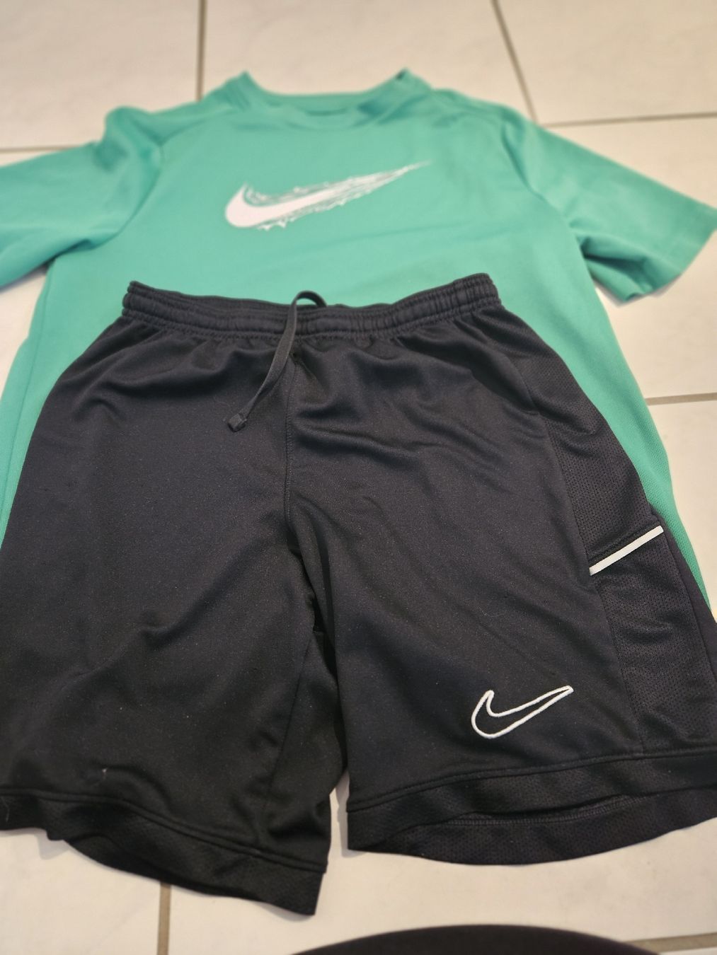Nike Ensembles coordonnés: Nike Sport Set – D'occasion à Pfaffnau par sim_6rqw
