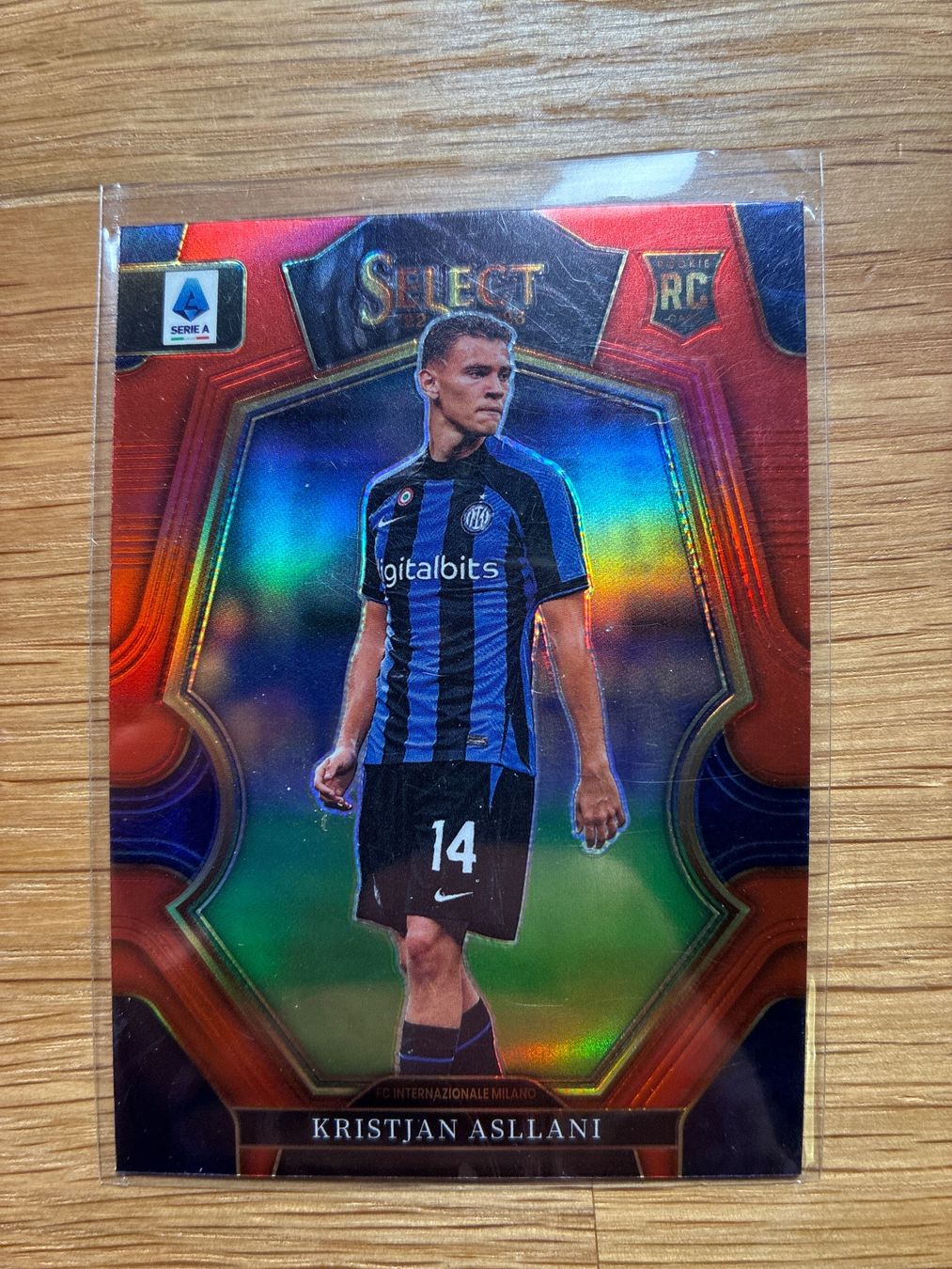 Topps Carte collezionabili: Panini Select Kristjan Asllani Inter Mailand Red – Usato da Solothurn venduto da MegaDaggi