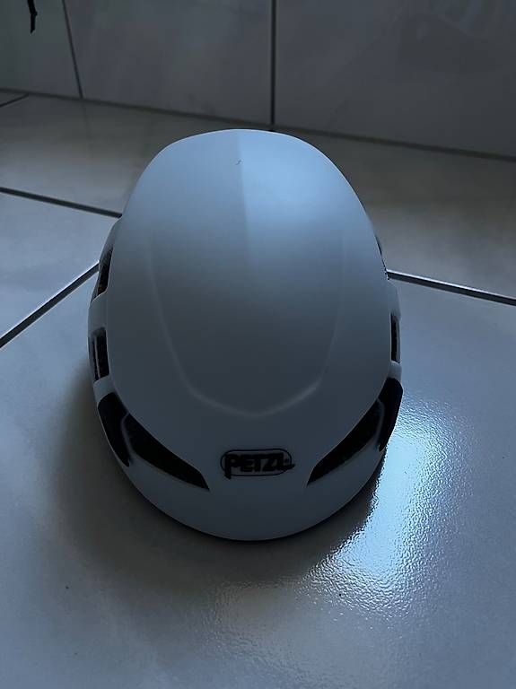 Caschi: Kletter/Bersteigerhelm Petzl Meteor – Usato da Thalwil venduto da ventelou 1