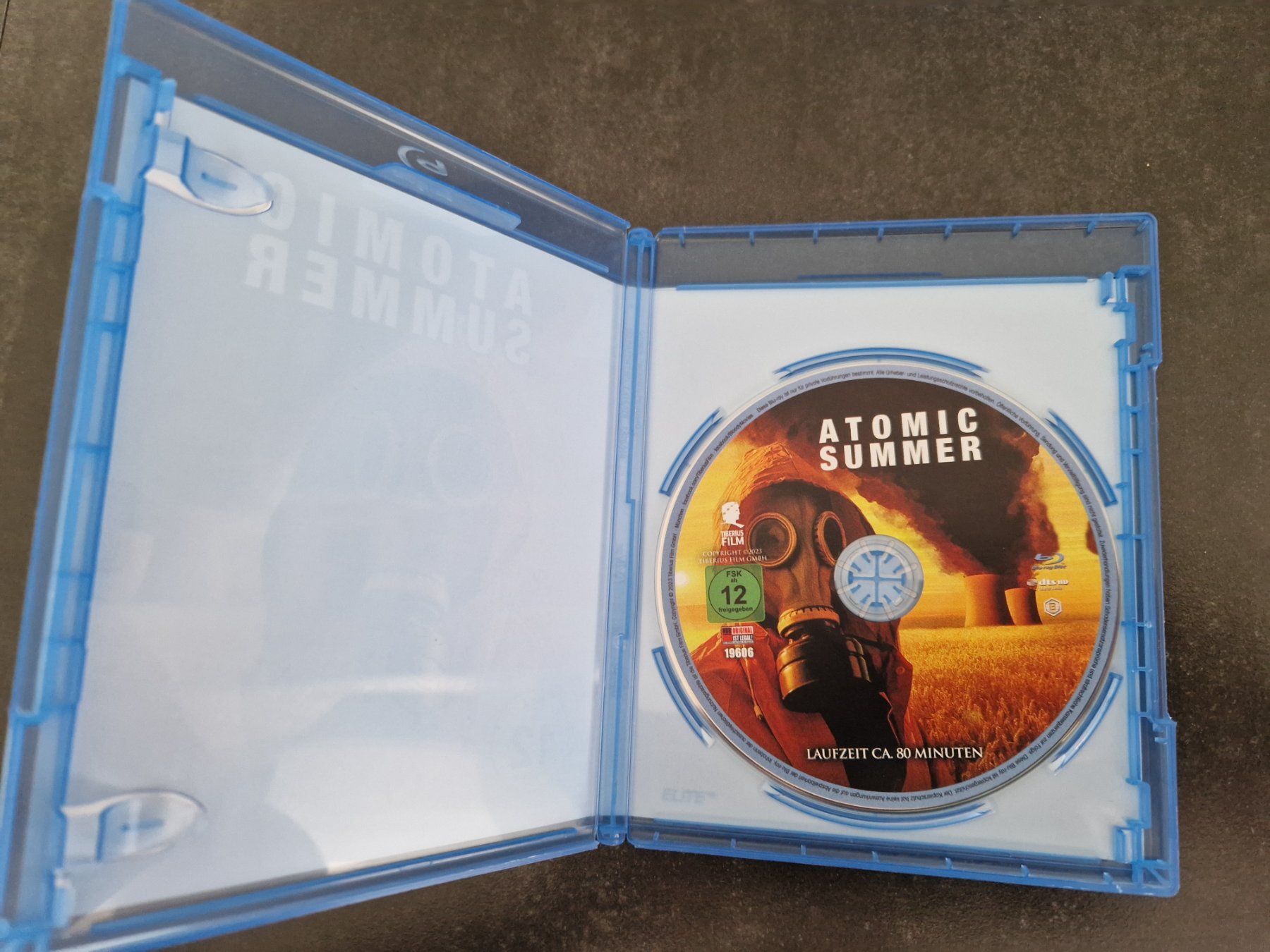 Tutti i DVDs: Atomic Summer Blu-Ray Topzustand – Usato da Buchs SG venduto da Herc01 1