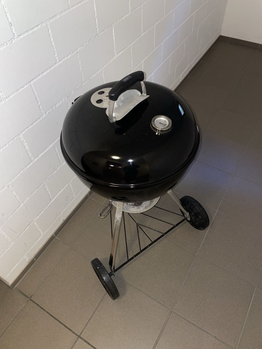 Griglie: Weber Charcoal Grill - Black - Perfect for Summer BBQ! – Usato da Zürich venduto da LKC80 3
