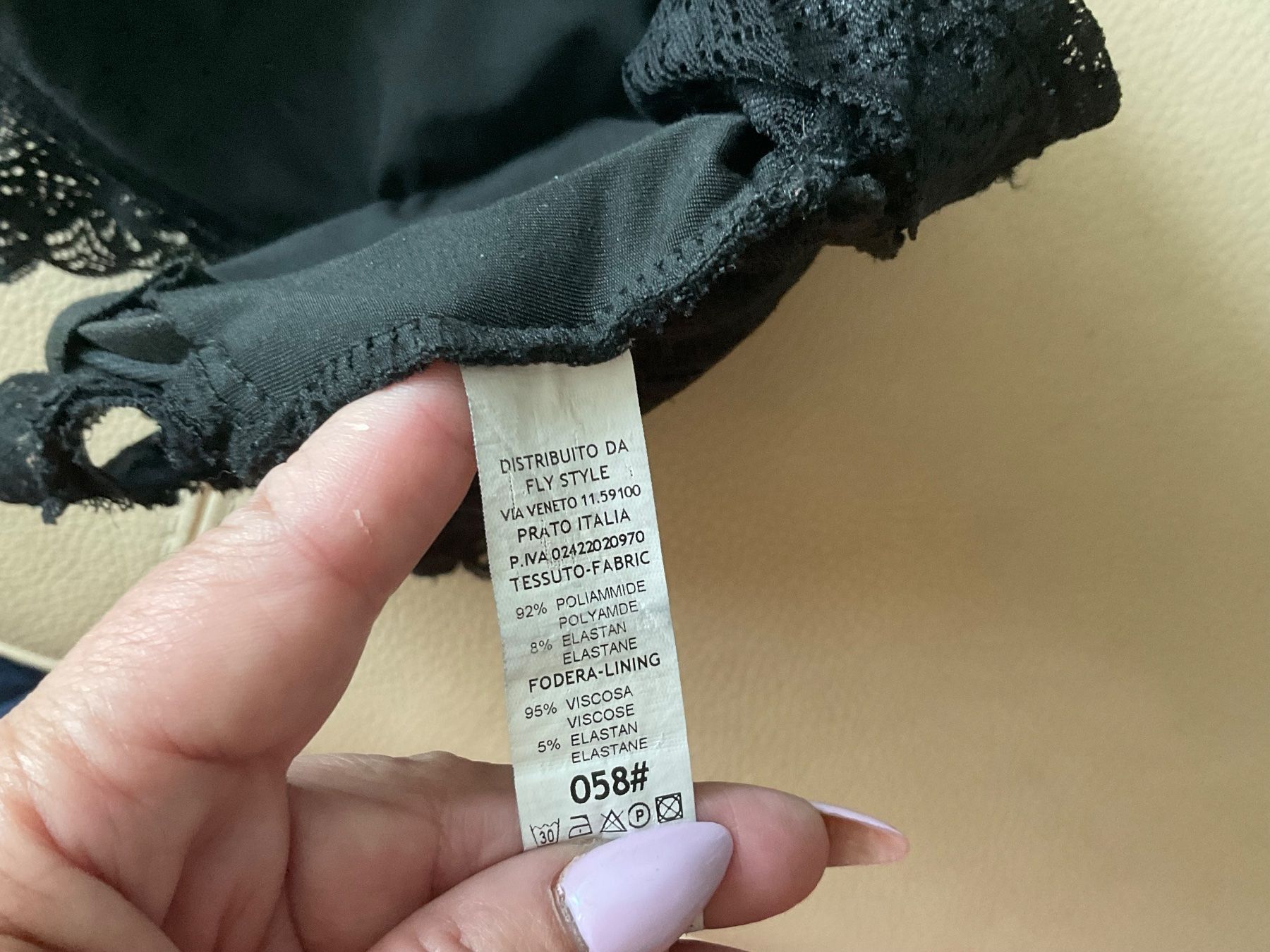 Altra biancheria intima: Brassiere en dentelle noire taille M – Usato da Genève venduto da Mazelyne 3