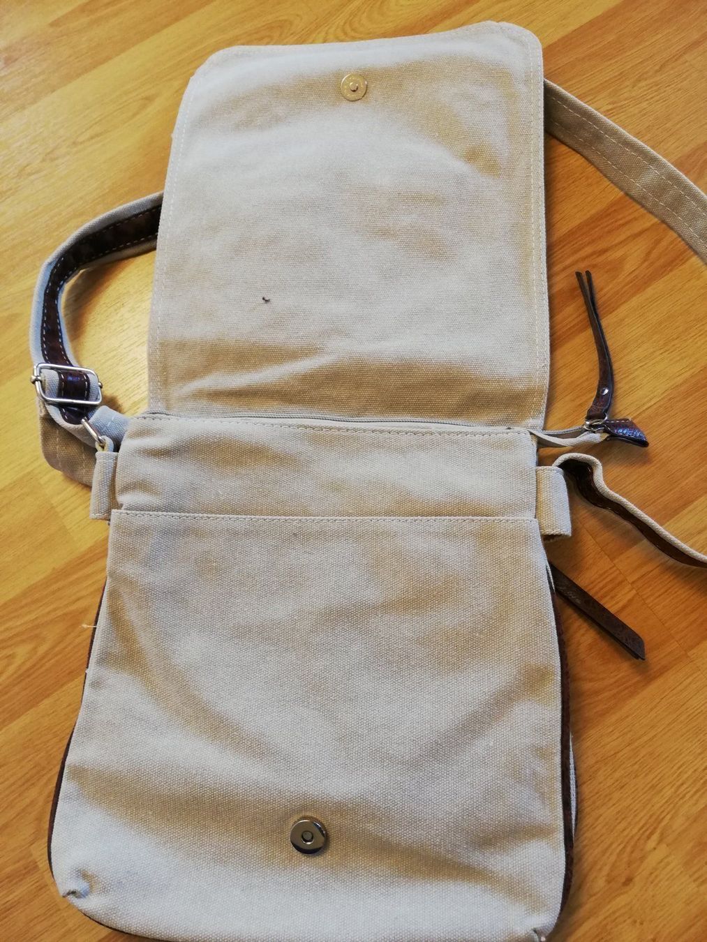 Borse: Tasche, Umhängetasche, cooles Design – Nuovo (secondo la descrizione) da Davos Platz venduto da wauwauin 2