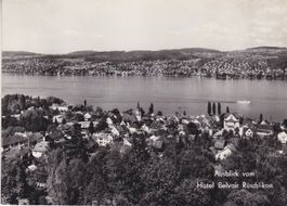 Ausblick vom Hotel Belvoir  auf Rüschlikon und See. 1959