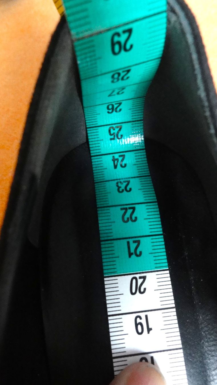 Scarpe da donna: Echtleder Pumps, schwarz, GR 37 – Usato da Samedan venduto da chickenrun01 6