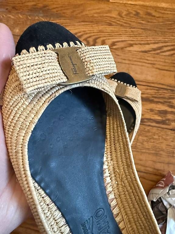 Salvatore Ferragamo Scarpe da donna: Ferragamo Vara ballerinas raffia suede - size 9 – Usato da Zürich venduto da Applepie 4