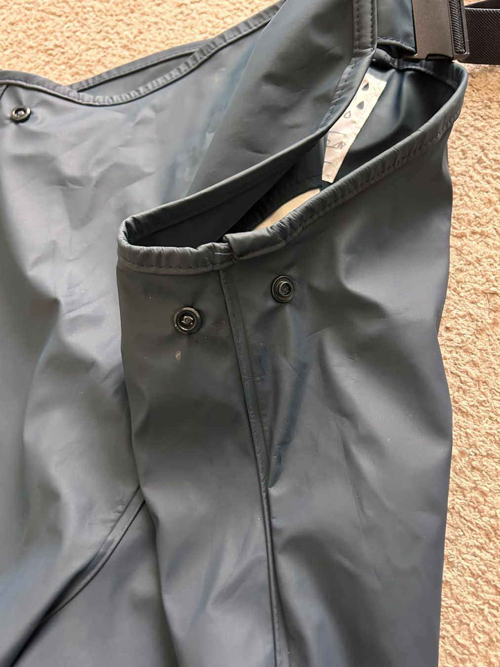 Pantaloni: Regenhosen Gr 110/116 – Usato da Uetendorf venduto da baumstamm3 1