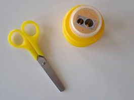 Ciseaux enfant et taille-crayon Kum pour gauchers