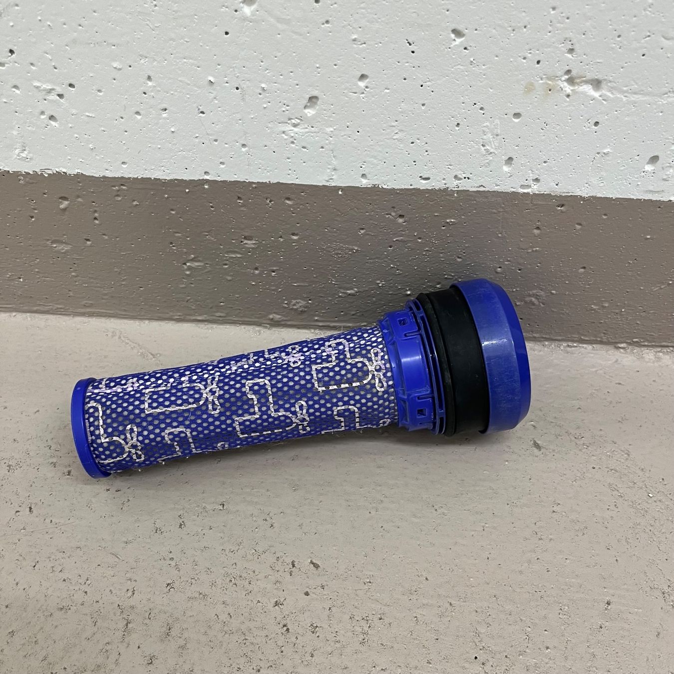 Dyson Aspirapolveri & Accessori: Dyson DC33c Allergy – Zyklon, Staubbehälter & Filter – Usato da Therwil venduto da Xavier_G 4