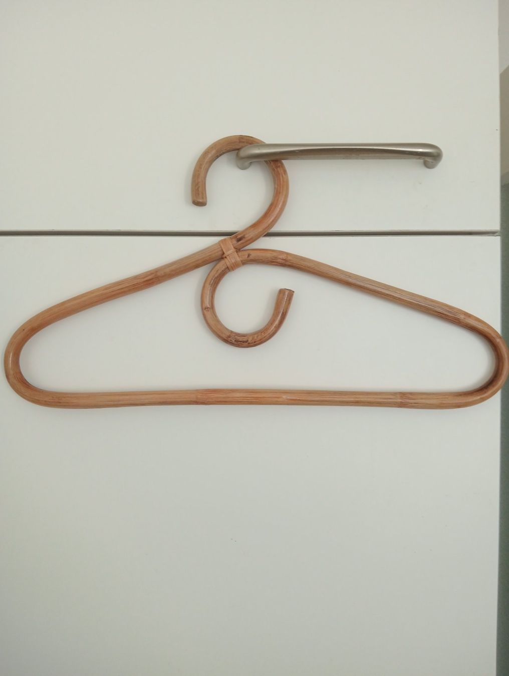 Appendiabiti: Rattan Kleiderbügel Vintage – Usato da Allschwil venduto da Evgeniia78