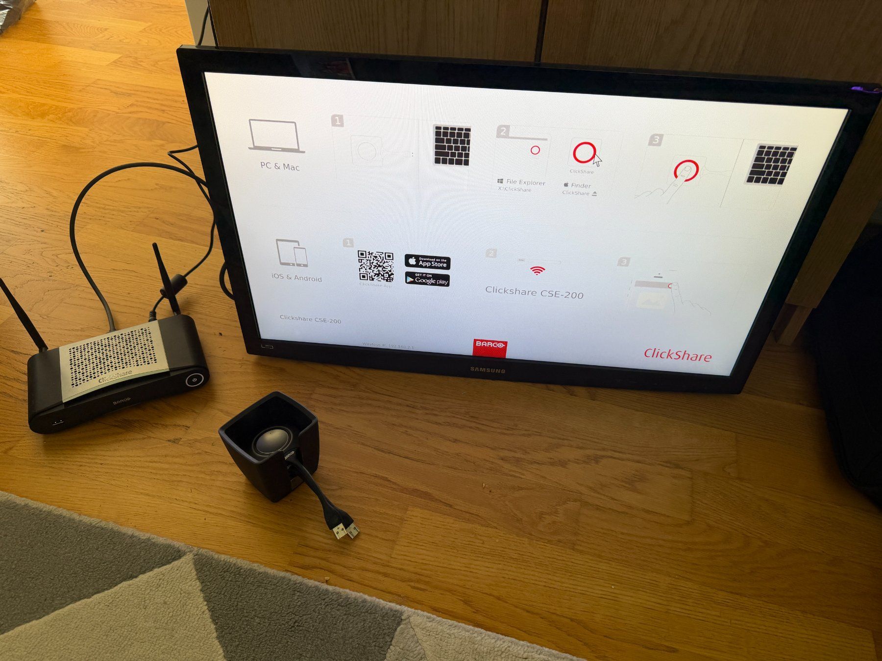 Systèmes audio & multimédias: Système de présentation Barco ClickShare CSE-200 – D'occasion à Founex par HoppSuisse59 2