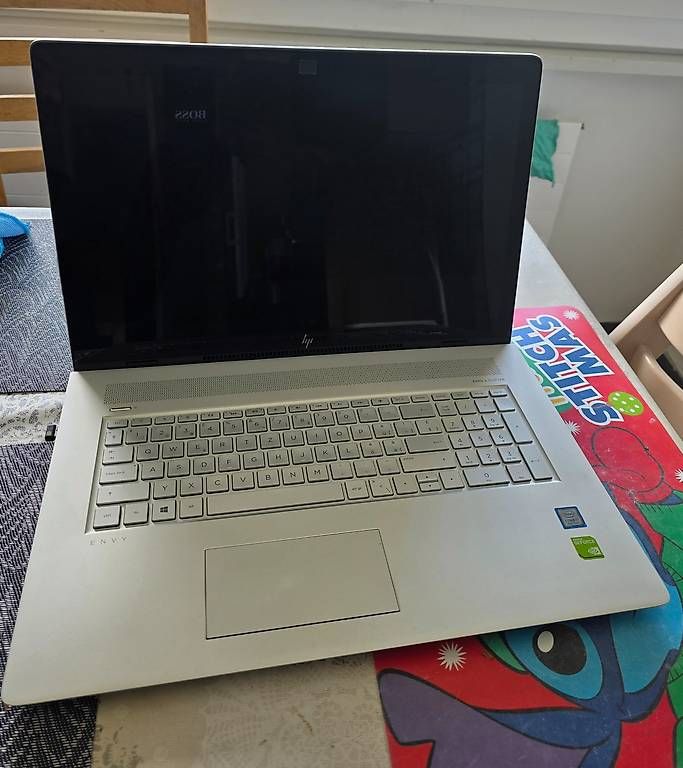 Hewlett Packard Notebook: Hp Envy 17" inteL Core i7-8550U Cpu – Usato da Sion venduto da ClintBoss1380