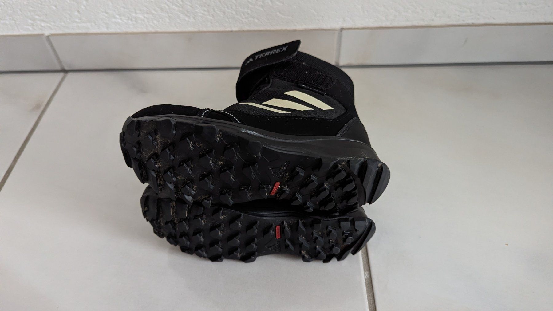 Adidas Scarpe da uomo: adidas Terrex Schnee/Winterstiefel, Gr. 30 – Usato da Oberwil-Lieli venduto da meipa3000 2