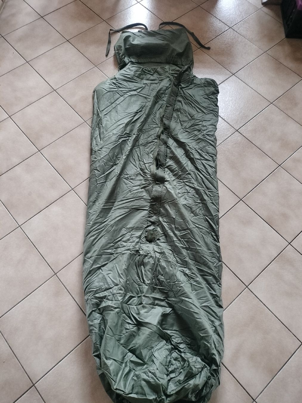 Sacchi a pelo: Armee Militär Schlafsack Frankreich – Usato da Schwanden Sigrisw venduto da cadieux71 2