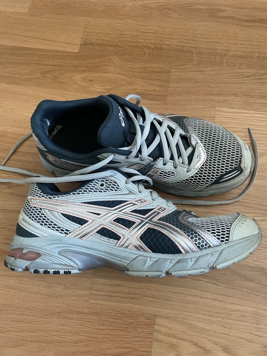 Asics Herrenschuhe: ASICS Sportstyle sneaker 39,5 – Defekt aus Vevey von ali_qc7f 2