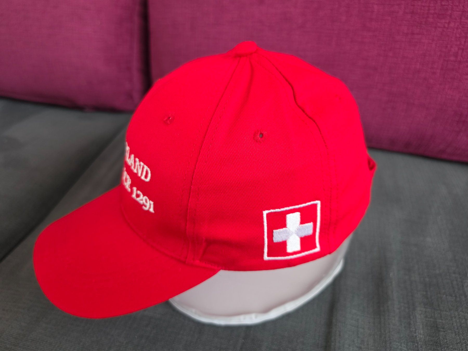 Hüte, Mützen & Caps: Bestickte Kappe rot "Switzerland Great Since 1291" neu – Neu und originalverpackt aus Reitnau von happy05 1