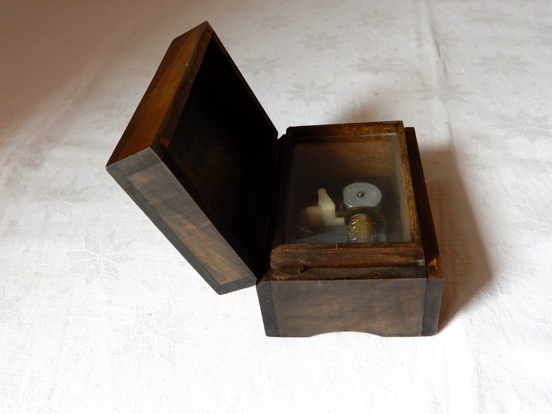 Carillon: Kleine Schweizer Musikdose  -  Yverdon - bemalt – Usato da Senèdes venduto da tintinette43 2