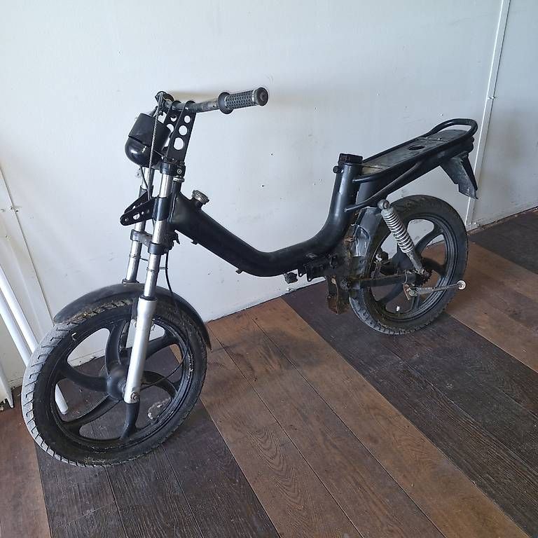 Tomos Parti ricambio per ciclomotori: Tomos Rahmen mit Papieren – Usato da Rupperswil venduto da pdg1990 2