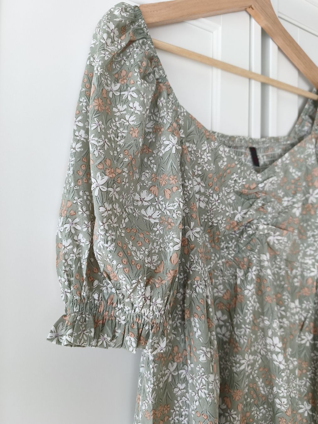 Vestiti: Summer Dress, flower print  – Usato da Zürich venduto da nir_n9jc 1