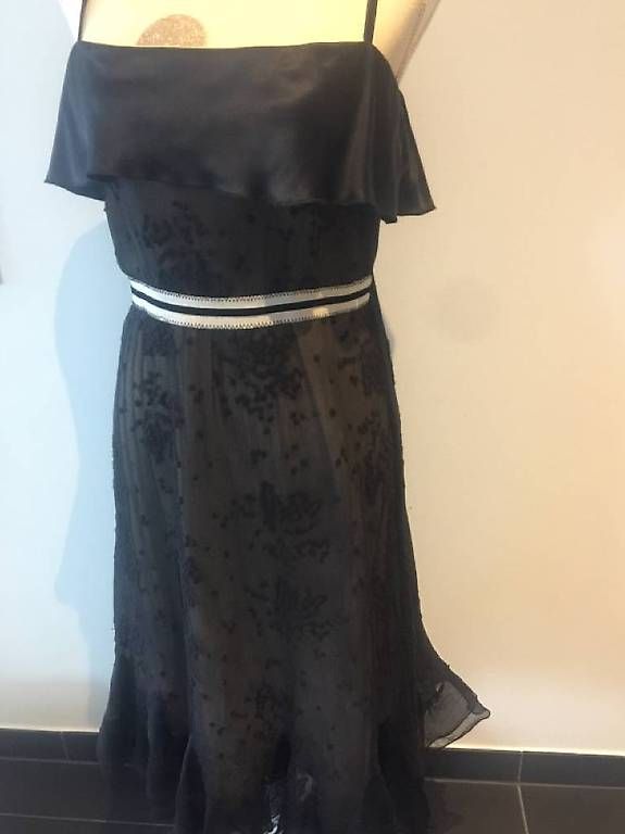 Sandro Vestiti: Robe en soie noire Sandro taille 38 – Usato da Lausanne venduto da Flo1006