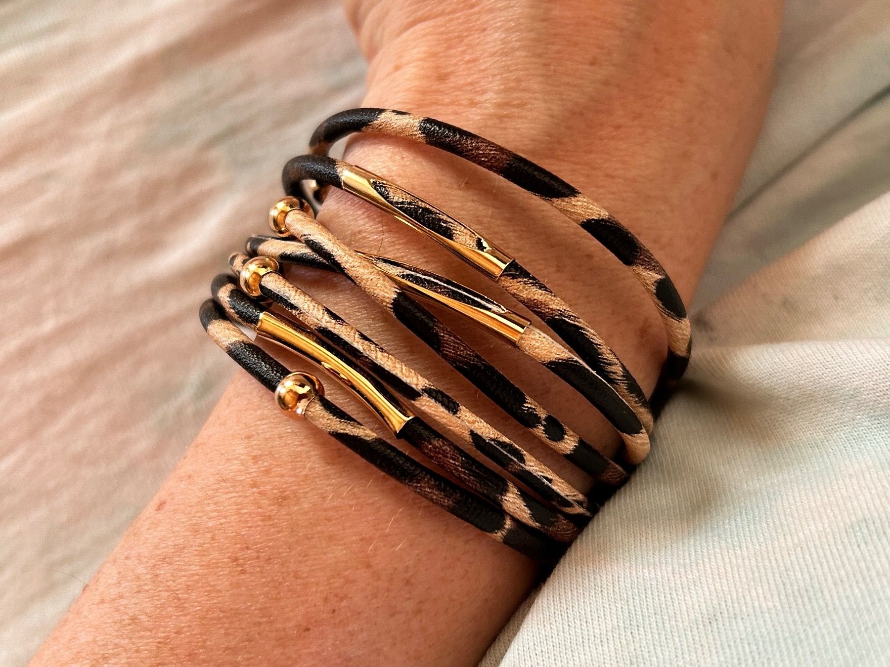 Bracelets: Leopard-Armband ! Wuah! – Neuf avec emballage d'origine à Laufen par Bellavitaboom