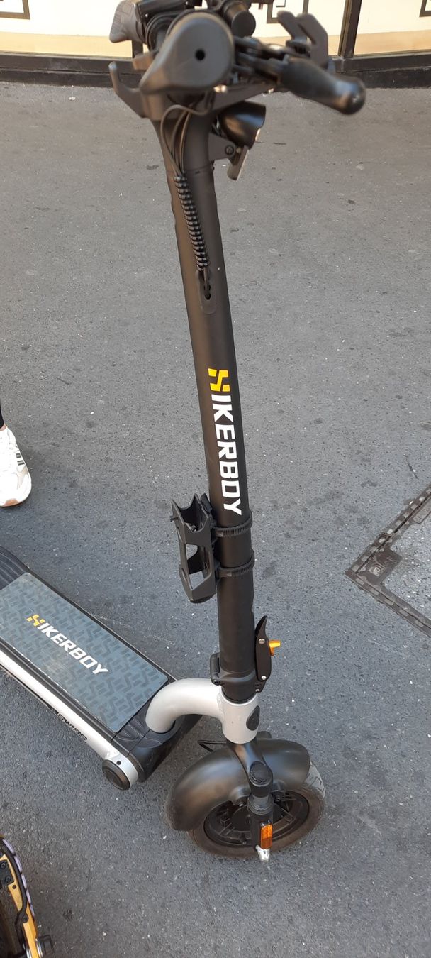 Kickboard: Trottinette électrique Hikerboy chromé – Usato da Lausanne venduto da DubiLetto 1