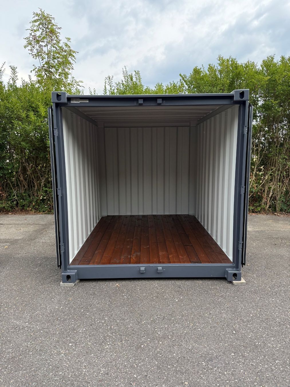 Baucontainer: 10 Fuss Lagercontainer in grau – Neu und originalverpackt aus grosswangen von Poliniman0 3