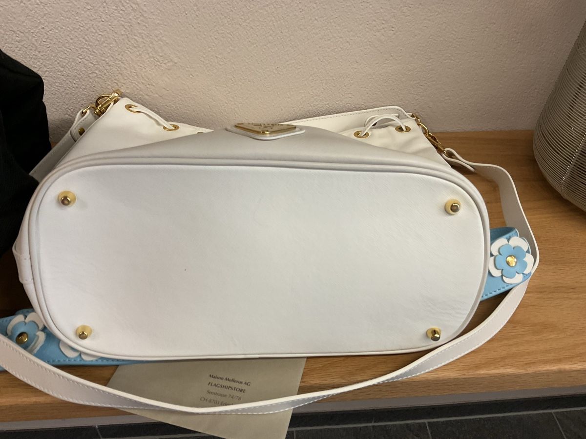 Maison Mollerus Taschen für Damen: Weisse Beuteltasche Maison Mollerus neu! – Neu (gemäss Beschreibung) aus Galgenen von Schwantli 3
