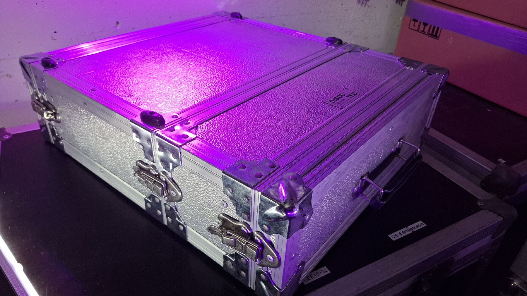 Altri accessori: Flip Flightcase 19" für DJ, Player, Event, Effektgeräte – Usato da Watt venduto da Gubrist