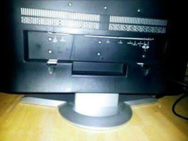 écran plat LCD 27 pouces, parfait état
