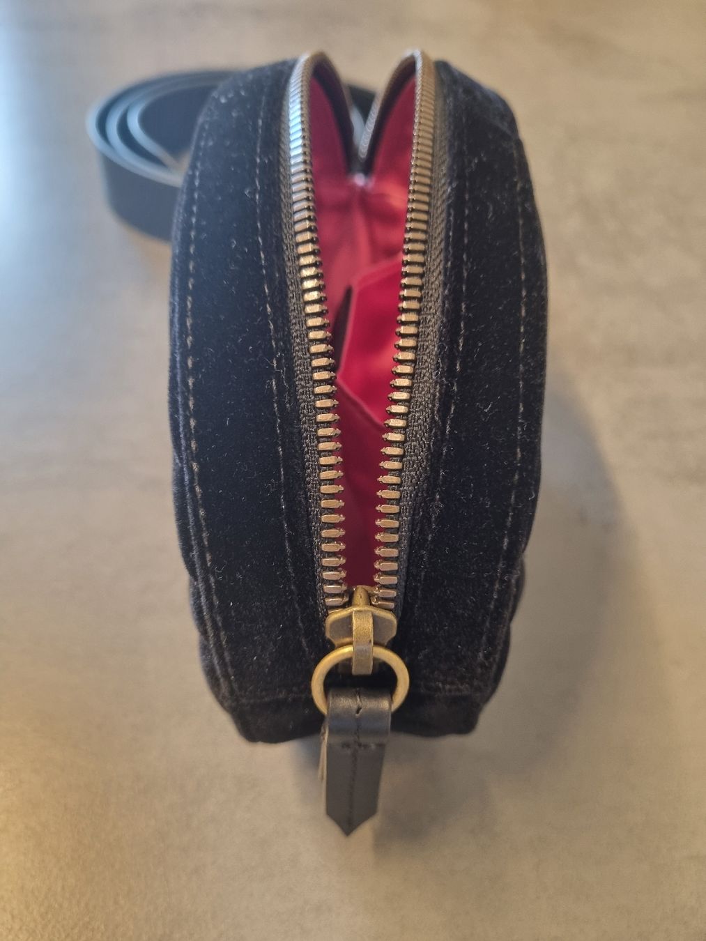 Gucci Borse da donna: Gucci Gürteltasche Marmont Samt Schwarz – Usato da Horw venduto da sra_wt8j 5