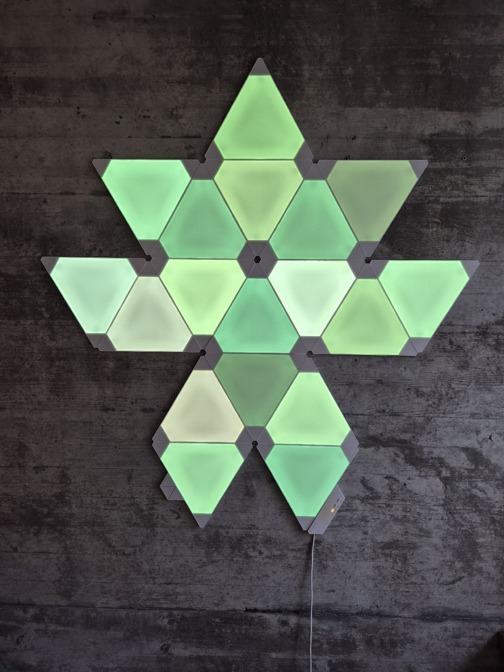 Nanoleaf Lampade: Nanoleaf Set zu Verkaufen – Usato da Flamatt venduto da wyl_c8fp