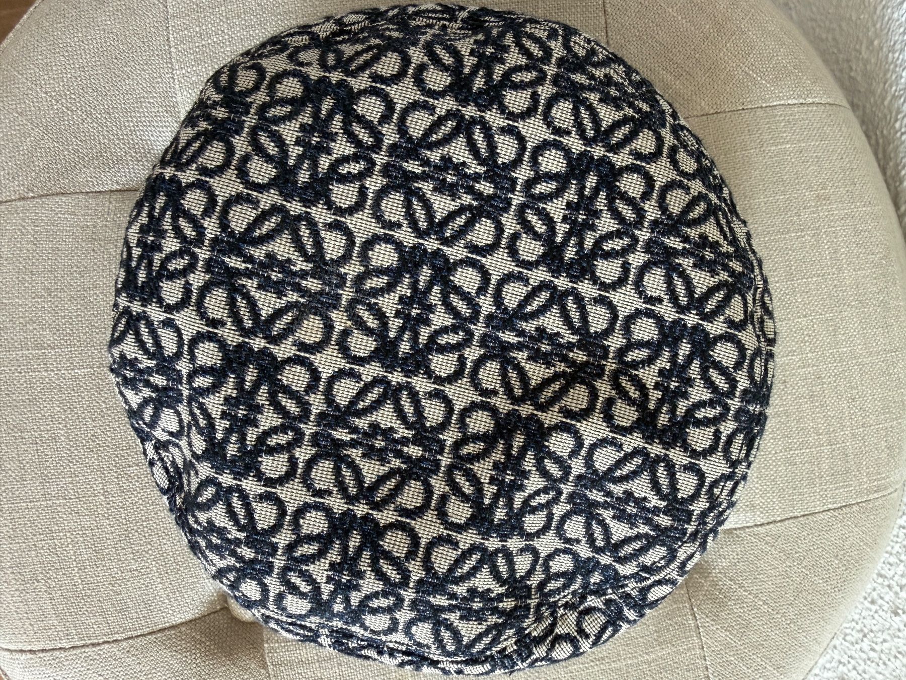 Loewe Copricapi, berretti & cappellini: Loewe Bucket Hat Damen 57cm – Usato da Wädenswil venduto da Alice_style 2