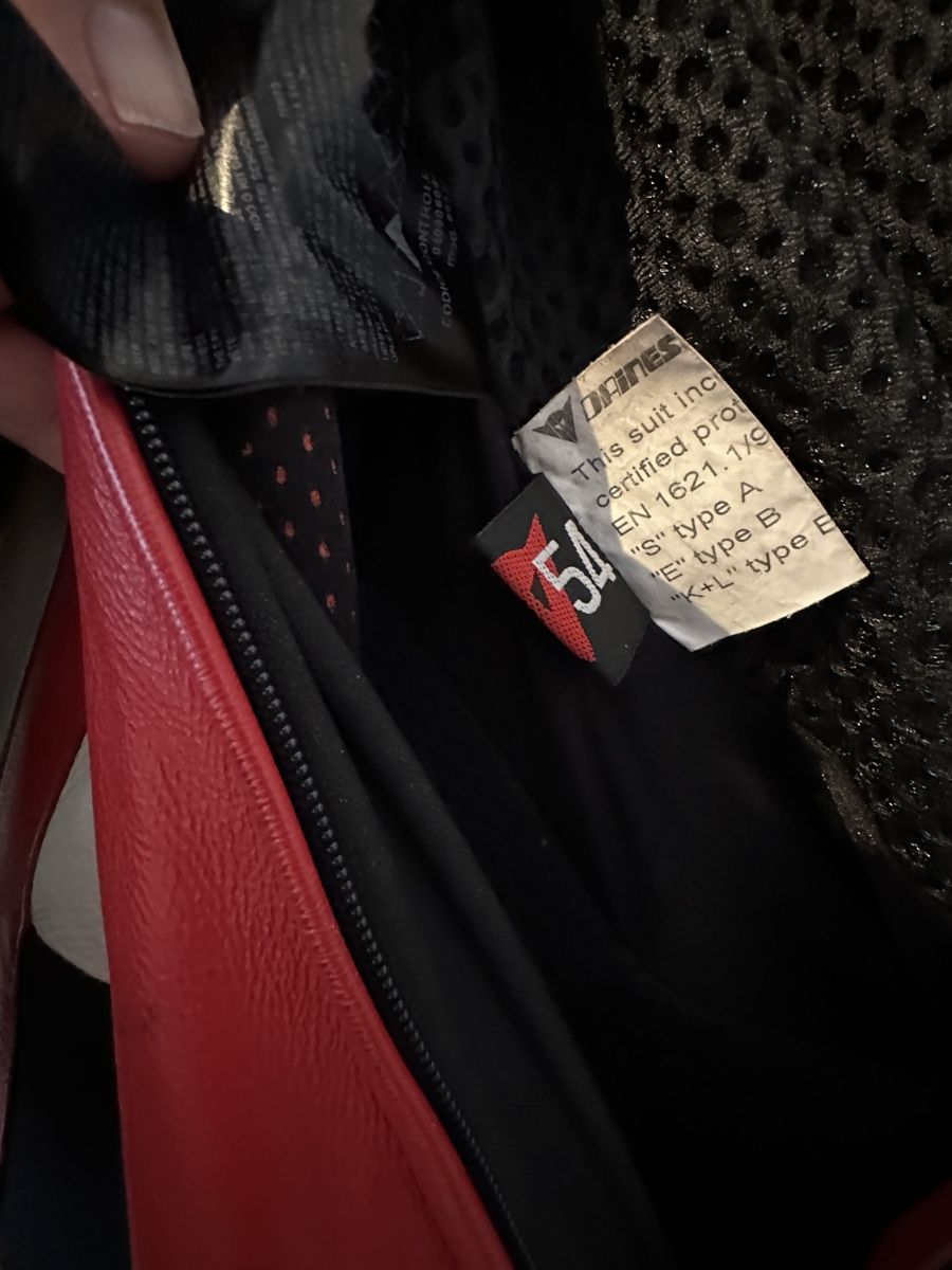 Dainese Anzüge, Sport- & Funktionsanzüge: Ducati Lederkombi – Gebraucht aus Belp von Daback 2