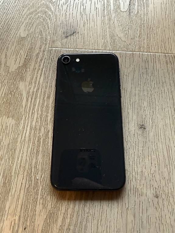 Telefoni cellulari / Smartphones: I phone 8 – Usato da Ecublens VD venduto da Viret48