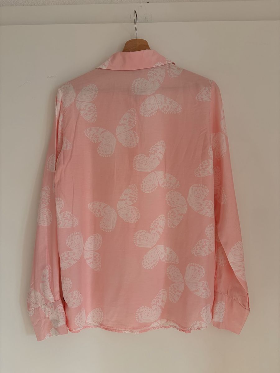 Blusen: Bluse Milano Italy Rosa Schmetterling Muster Grösse 36 – Neu (gemäss Beschreibung) aus Heiligenschwendi von maerchen2008 1