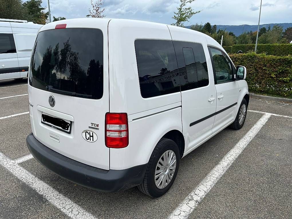 VW Automobili: VW Caddy 1.6 – Usato da Grand-Lancy venduto da A.P_ 3