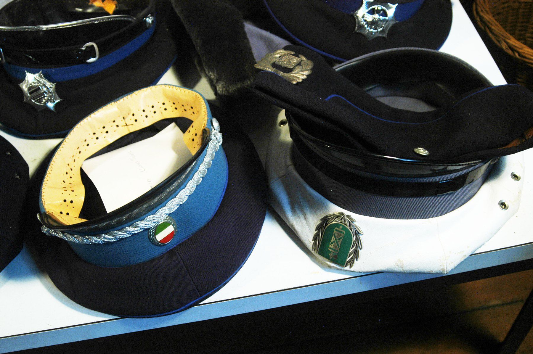 Uniformi: Uniformmützen Diverse – Usato da Herisau venduto da Wisen 7