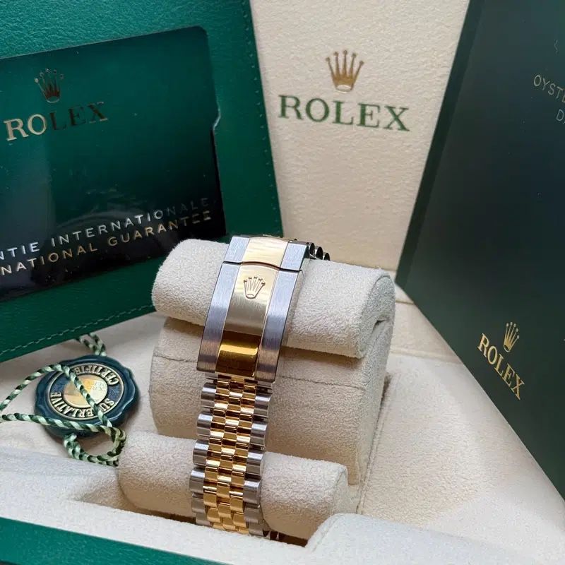 Rolex Orologi: Rolex Datejust 36 Diamonds 126233 Full Set – Usato da Cressier NE venduto da mat_h76s 6