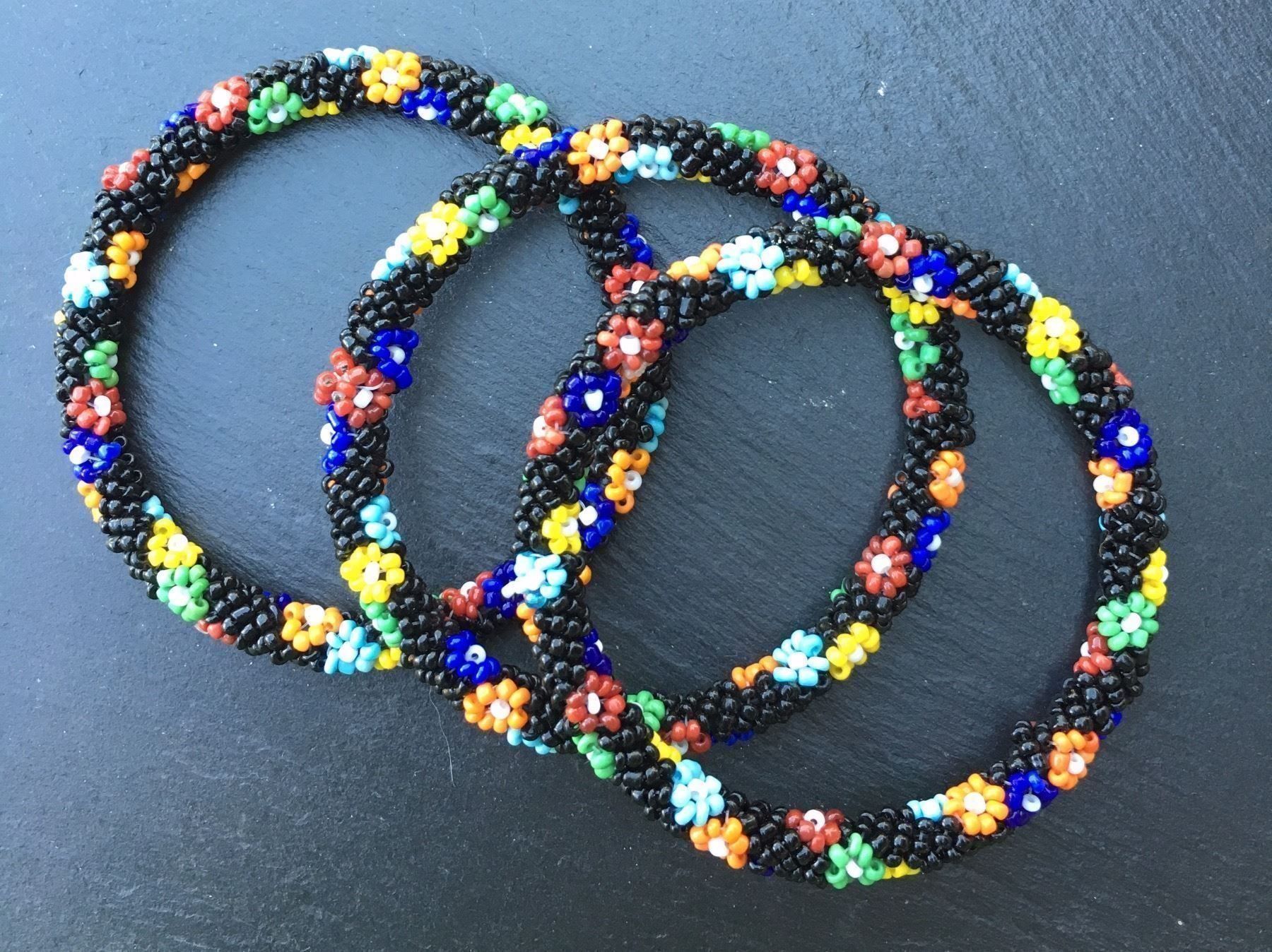 Armbänder & -reifen: Lot de 3 bracelets Massaï – Neu (gemäss Beschreibung) aus Veyrier von Leilazizou 3