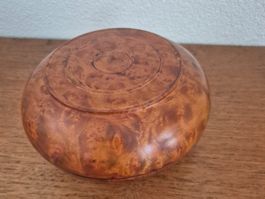Boîte ronde en tuya, ronce de noyer B2