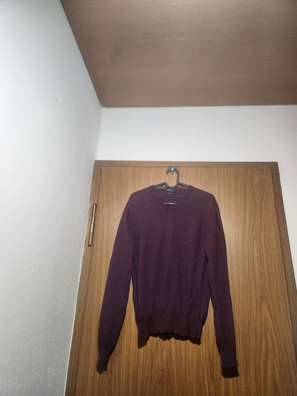 Globus Pulls & Sweat-shirts: Pull Col V Globus 100% laine Merino prune taille S – D'occasion à Niedergösgen par Eva2410