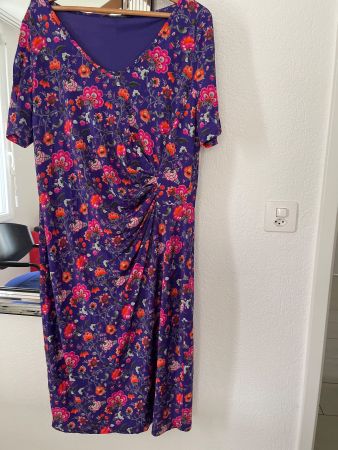 Marina Rinaldi Kleid, Gr. 46, lila mit Blumenmuster