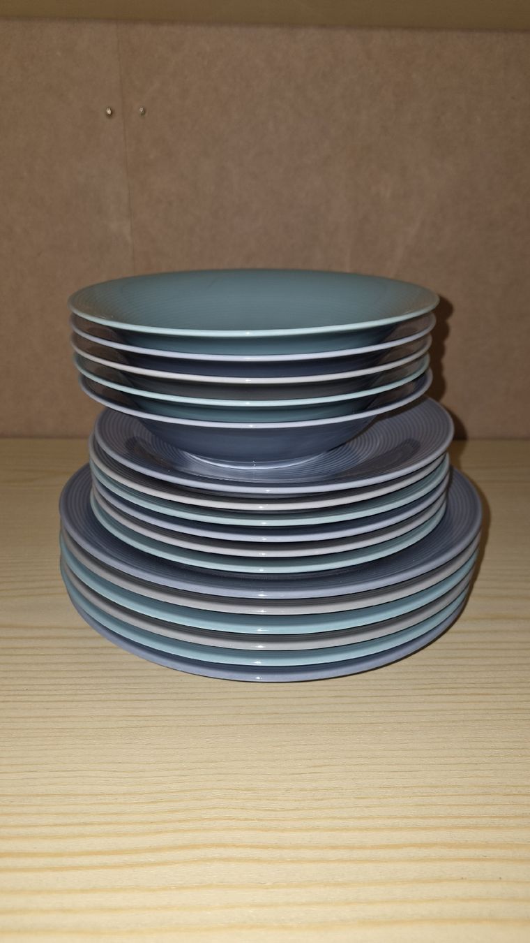 Teller: Teller-Set porzellan – Neu (gemäss Beschreibung) aus Schaffhausen von langa