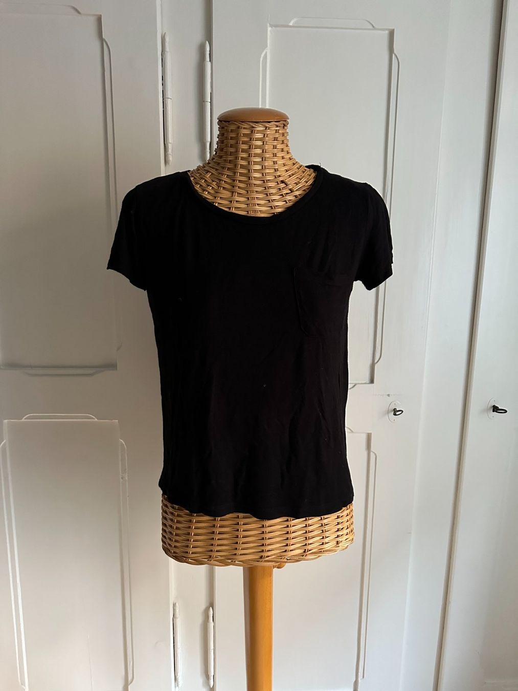 H&M T-Shirts: T-Shirt schwarz locker S – Gebraucht aus Zürich von Diazaio