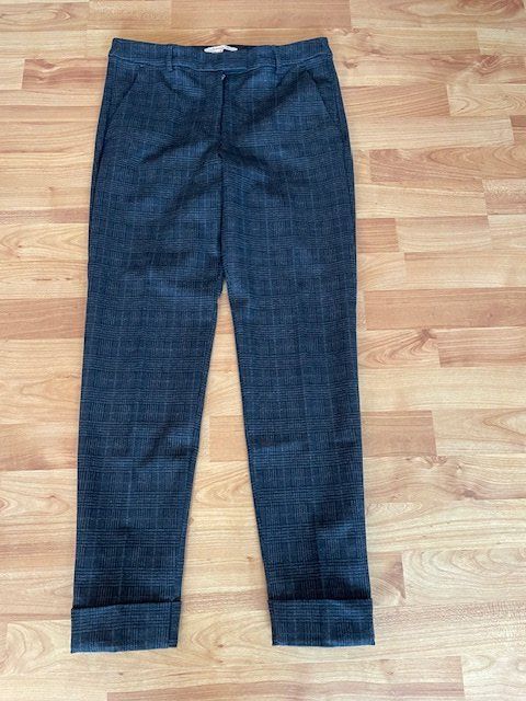Esprit Pantaloni: Esprit Hose grau karriert, Grösse 34 – Usato da Niederweningen venduto da sho_mb8y