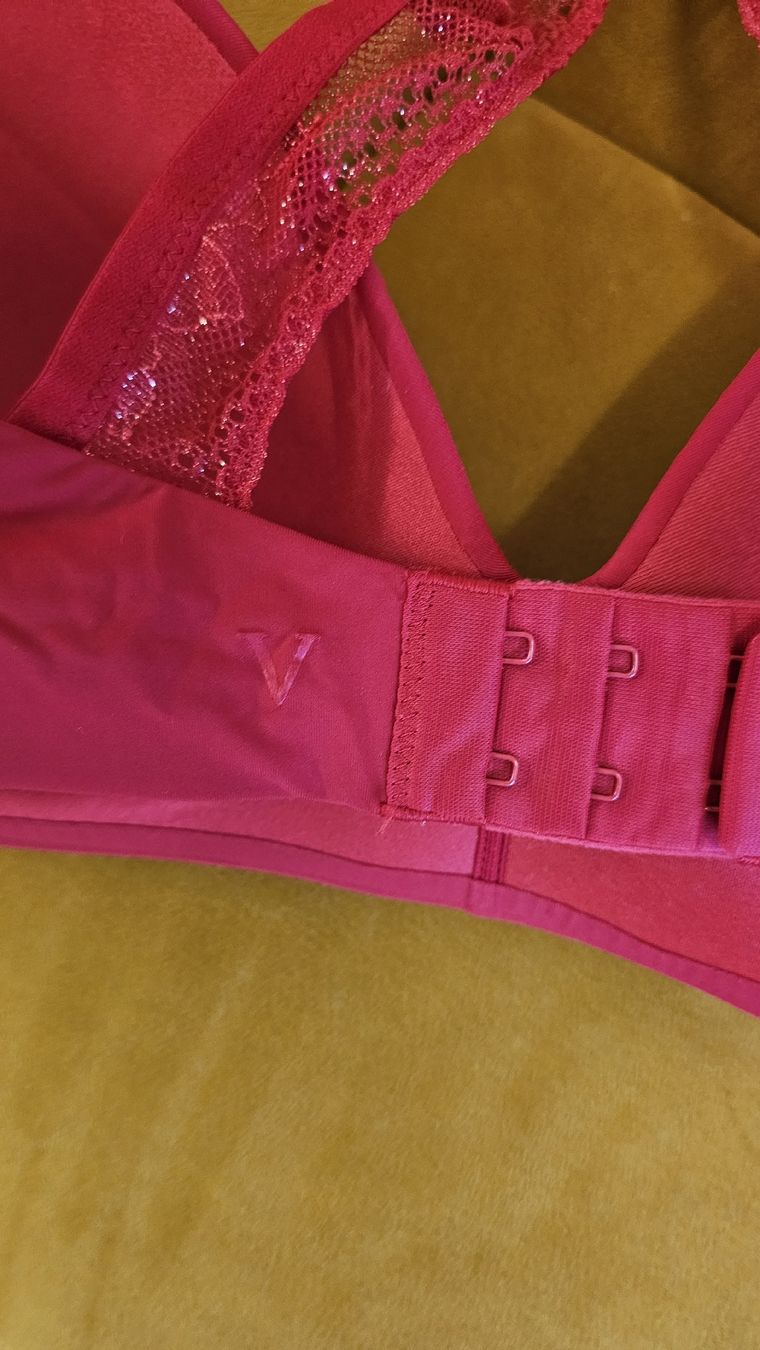 Victoria's Secret Altra biancheria intima: Victoria's Secret BH – Nuovo (secondo la descrizione) da Mauren venduto da ehr_5cy6 2